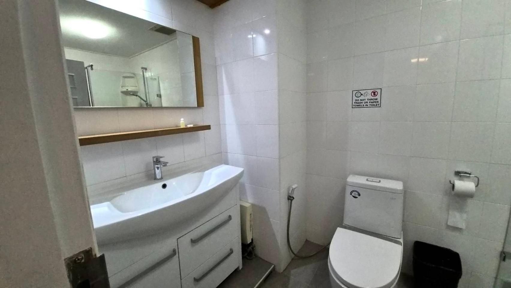Markland Front Apartment Pattaya