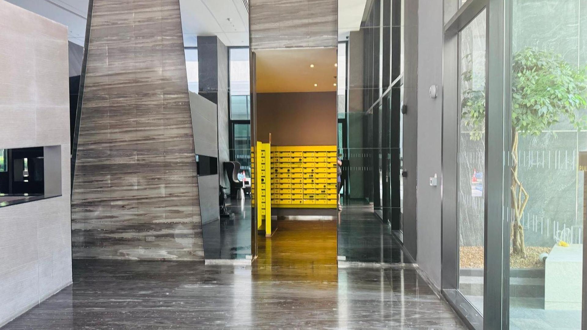 Base Perfect Spot Seaview 23 Floor Pattaya