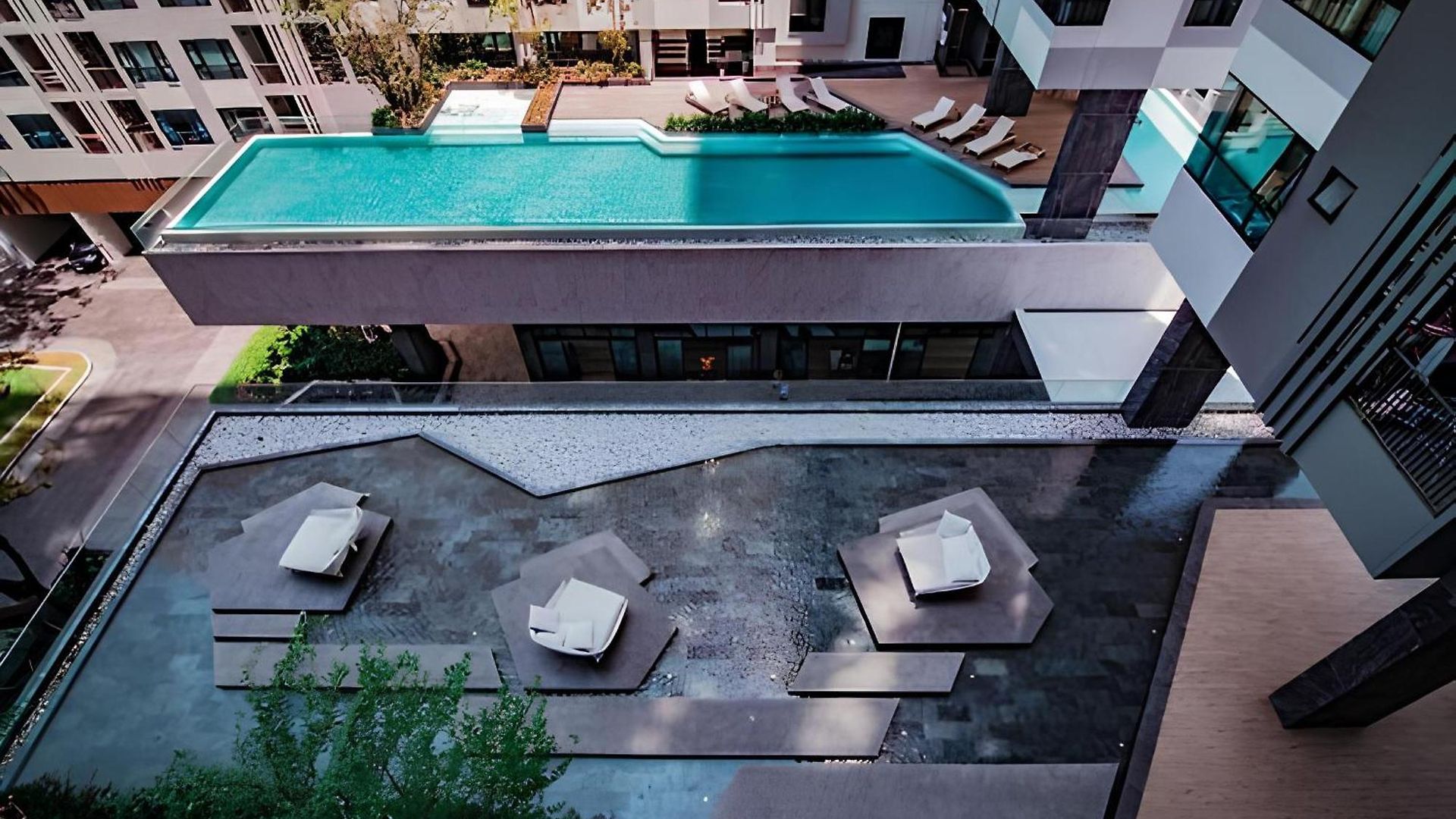 Sea View 2 Bed High Floor *
