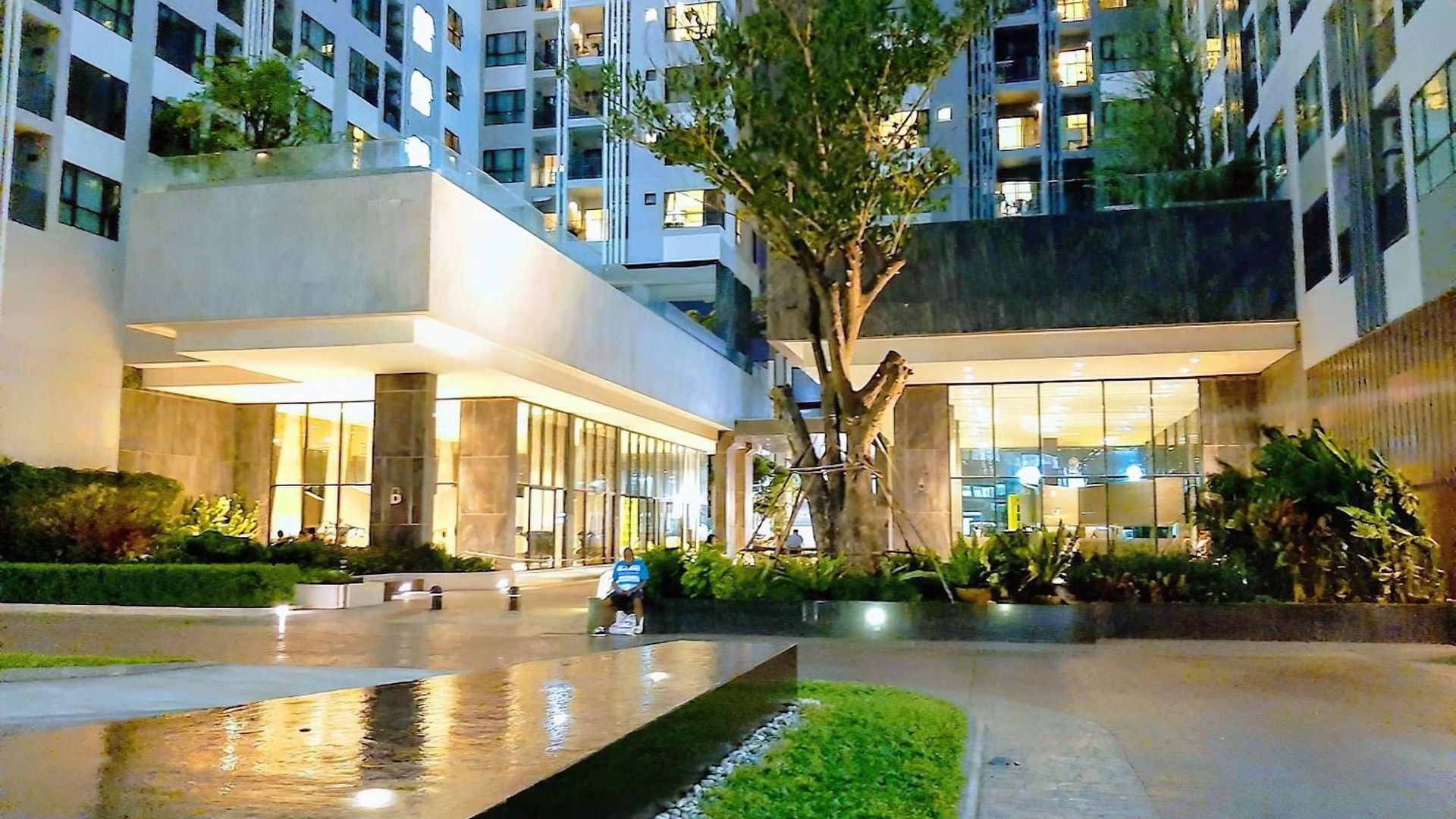 Sea View 2 Bed High Floor *