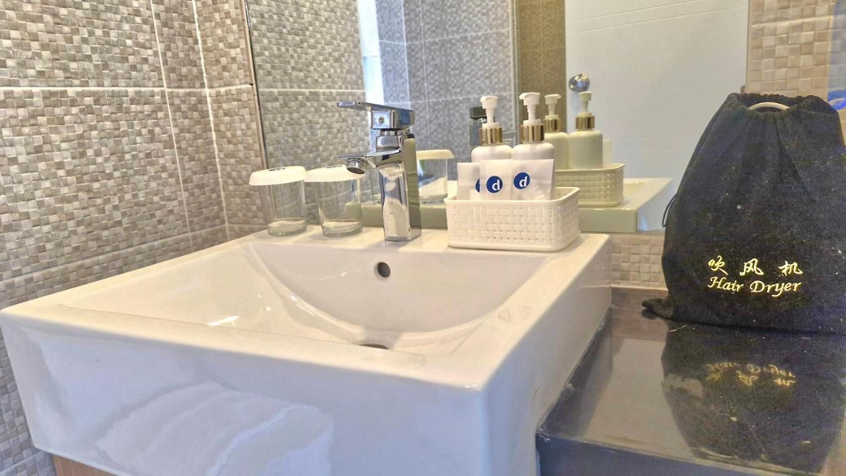 Dday Luxury By D-eco Wellness Centre โรงแรม