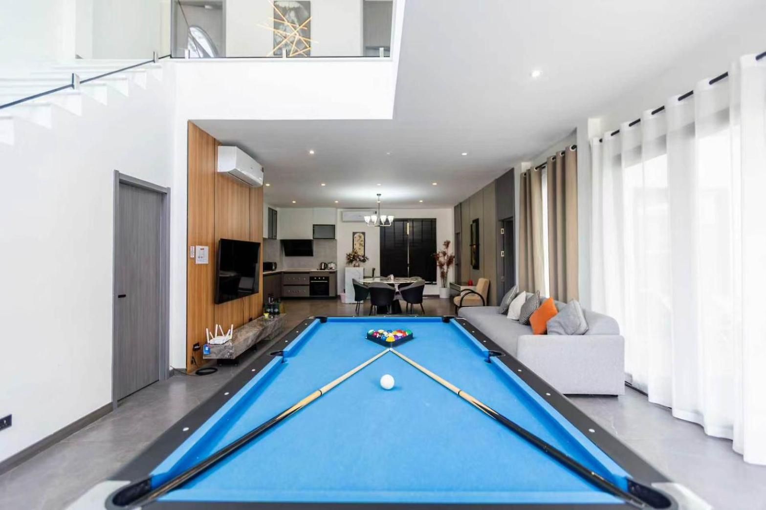 Newly Dec Pool Table Ktv Bbq Terrace Outdoor 5br Swimming Pool Villa Pattaya