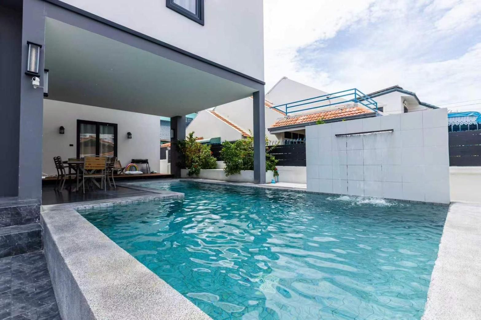 Newly Dec Pool Table Ktv Bbq Terrace Outdoor 5br Swimming Pool * Pattaya