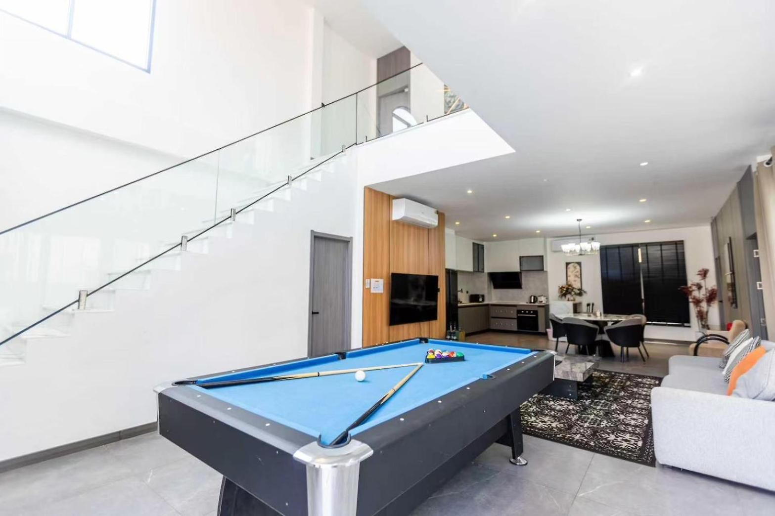 Newly Dec Pool Table Ktv Bbq Terrace Outdoor 5br Swimming Pool Villa