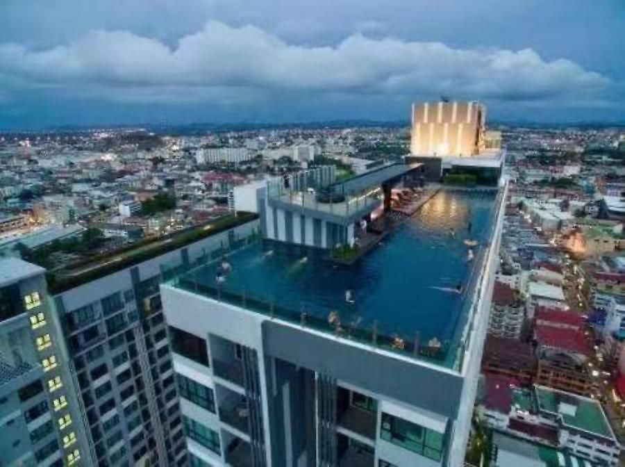The Base Seaview Apartment *