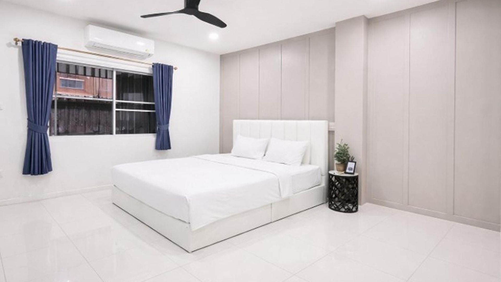 Apartment Dad N Mom's House By Thongnak