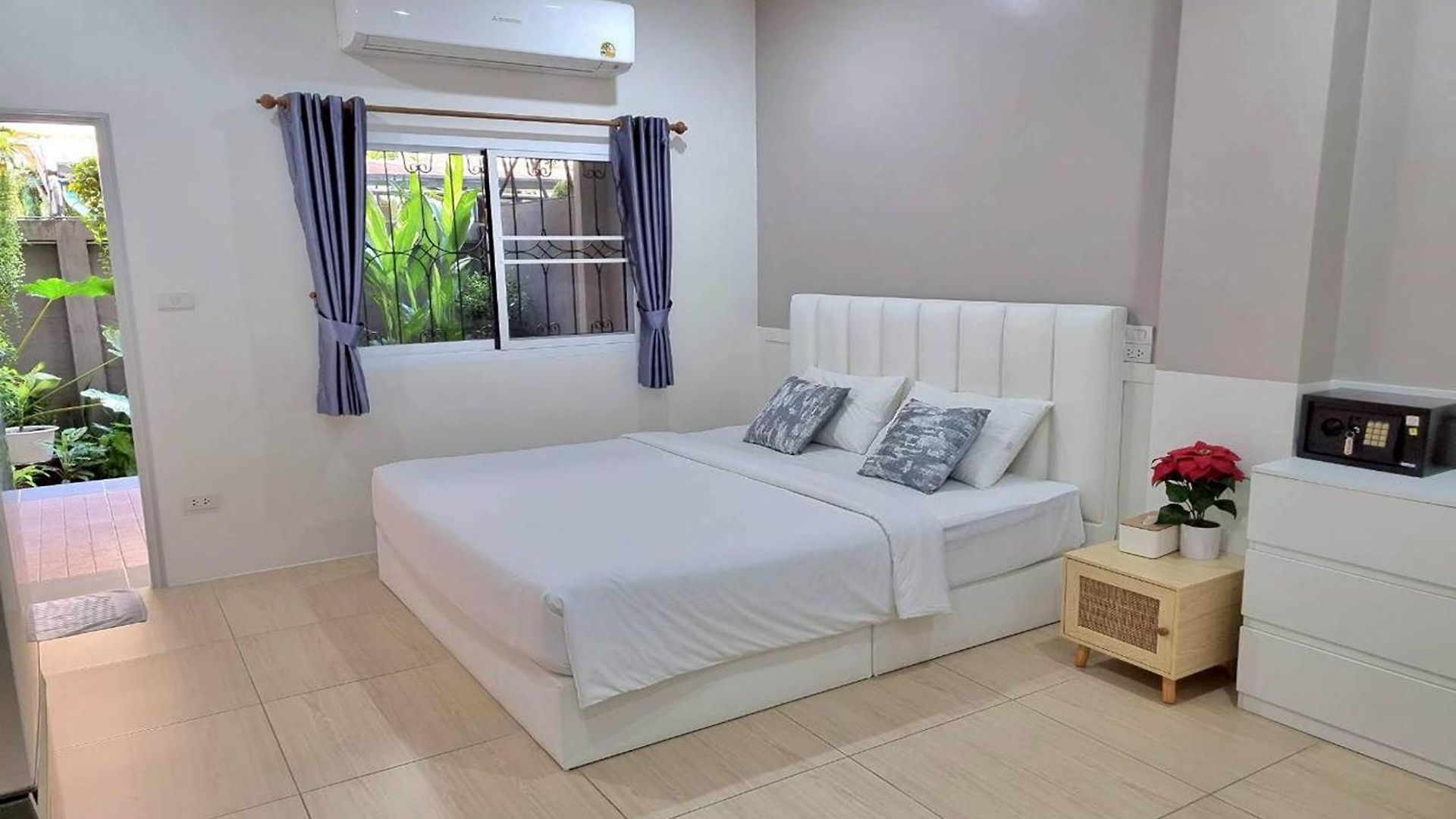 Dad N Mom's House By Thongnak Apartment Pattaya
