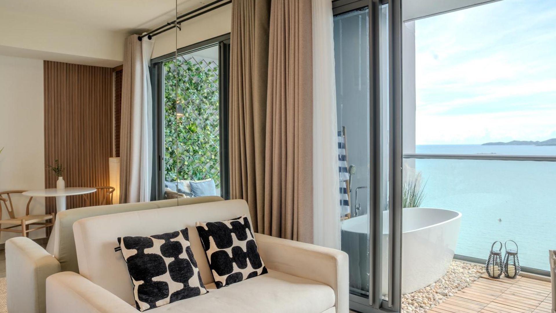 Apartment Zire Wongamat By Silqstay V Pattaya