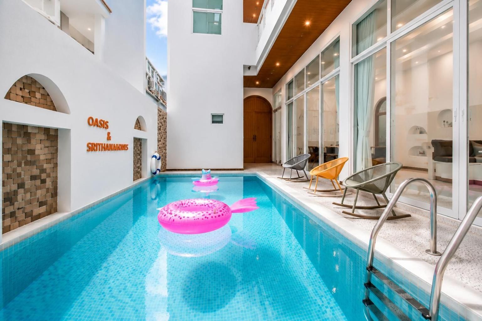 Downtown Oasis Pool Villa B Pattaya
