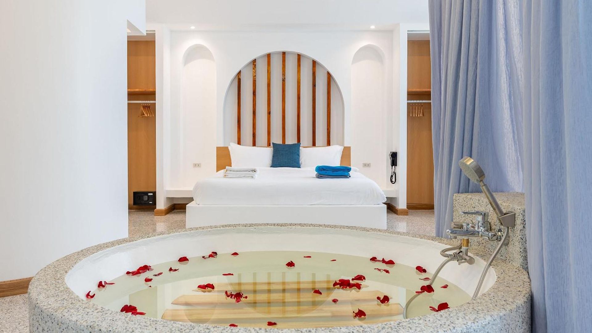 วิลล่า Downtown Oasis Pool Villa B