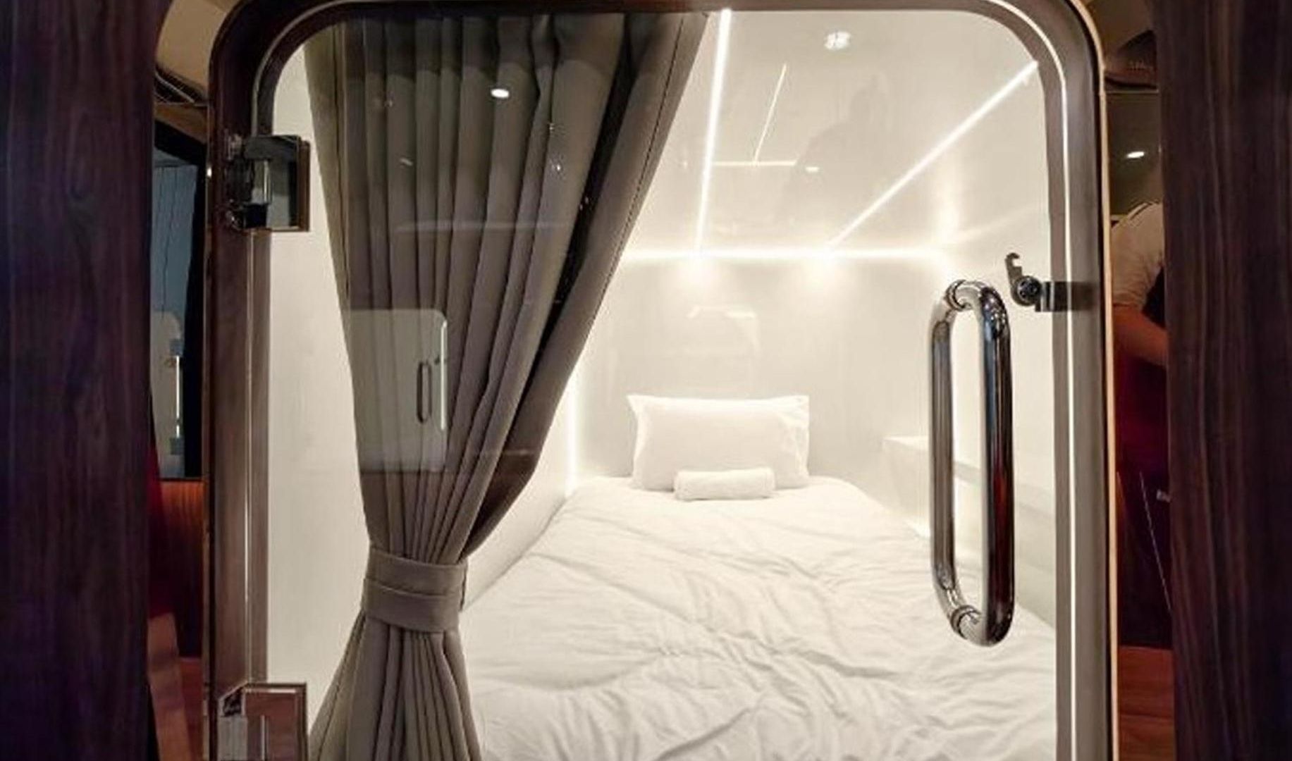 Capsule hotel The Rich Cafe &