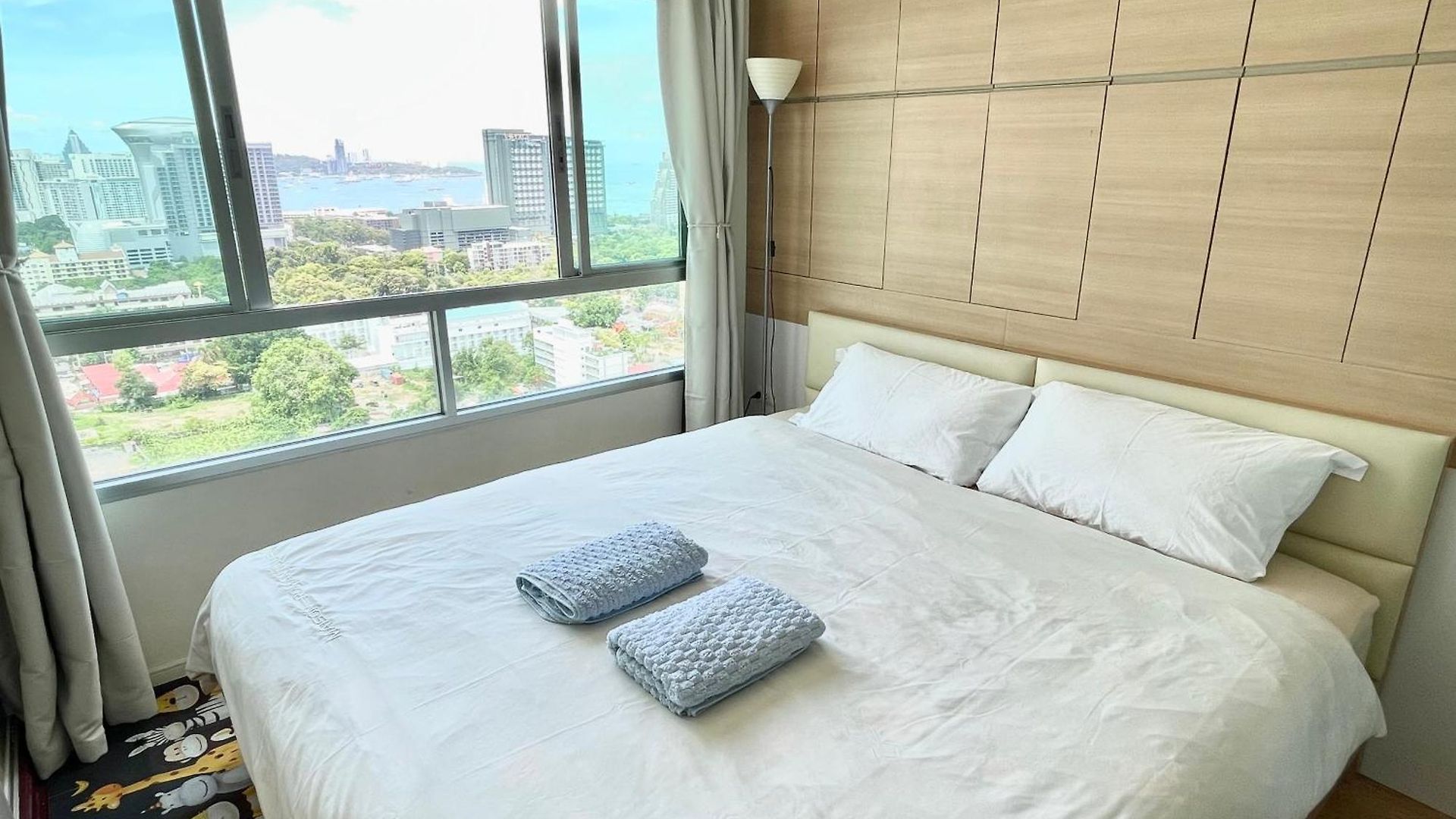 Hotel Nl-市区高层海景公寓-门口有双条车-室内设施齐全-近 Terminal 21-免费游池和健身-lumpini Pattaya