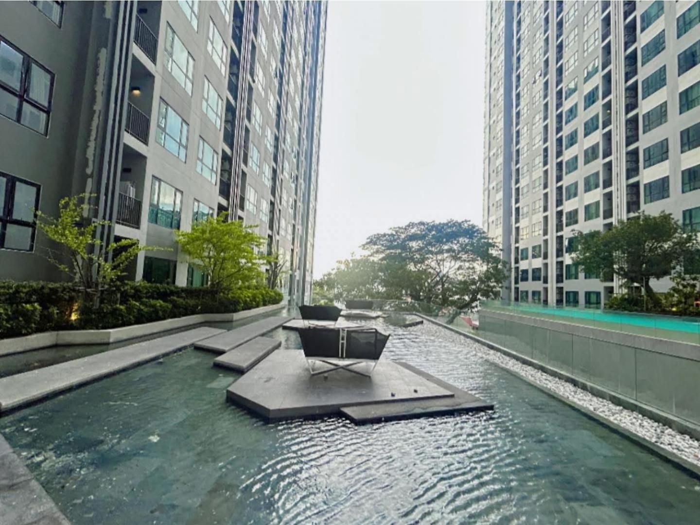 The Base Seaview Apartment