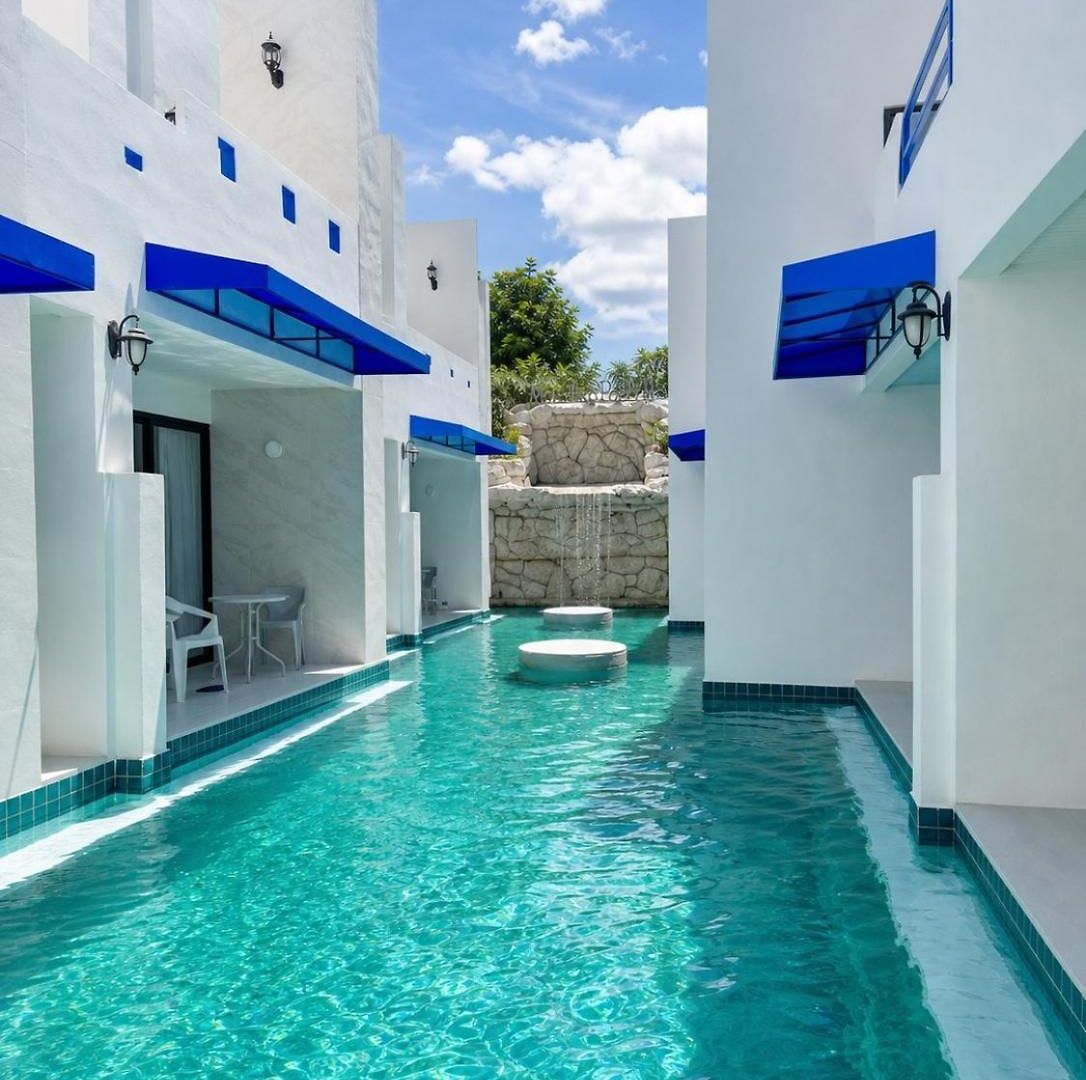 Monalisa Blue Haven Pool Homestay *