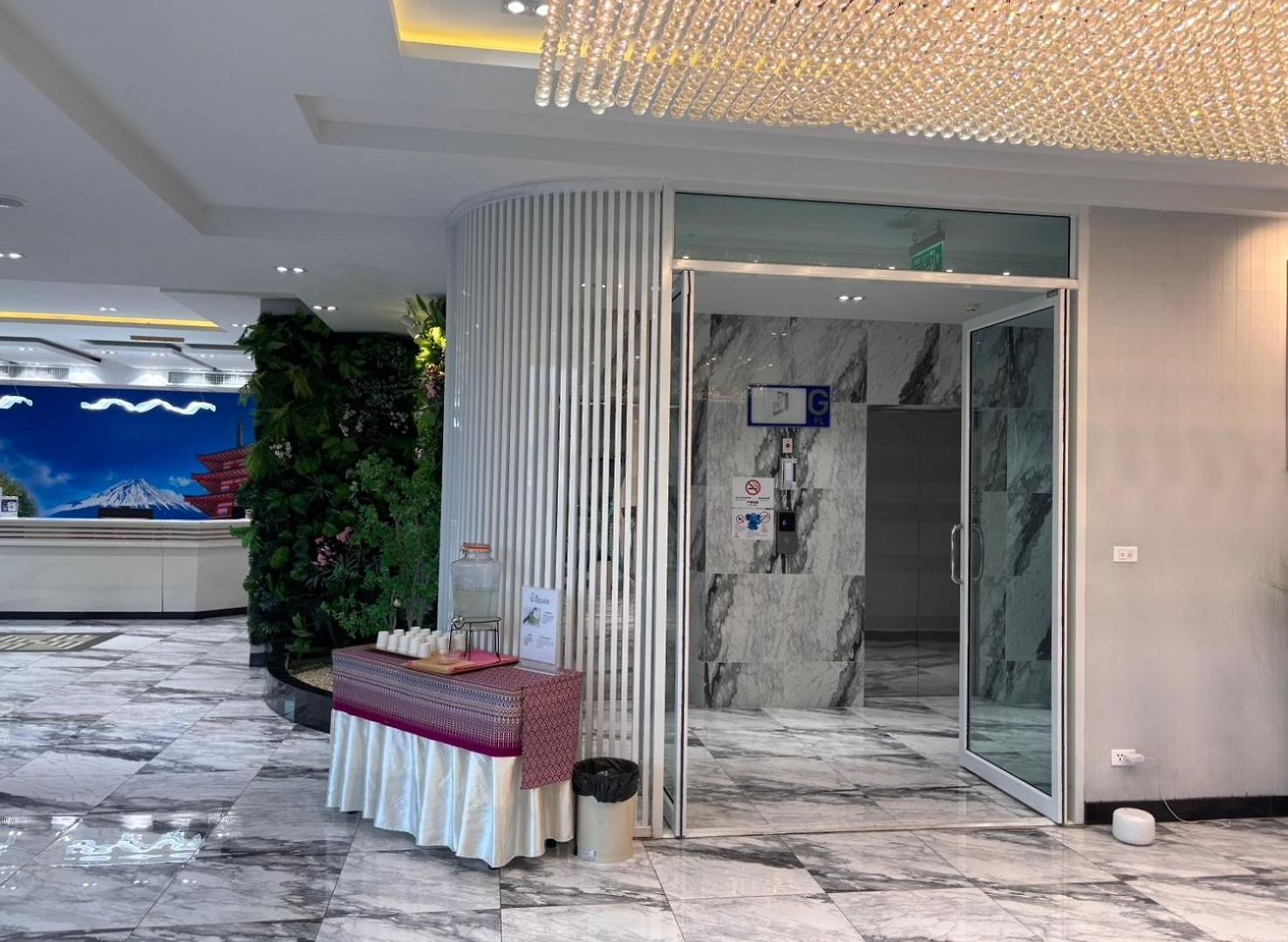 Dday Luxury By D-eco Wellness Centre โรงแรม Pattaya
