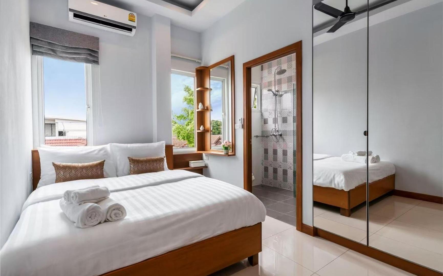 T2-central Pool Near Walking Street * Pattaya