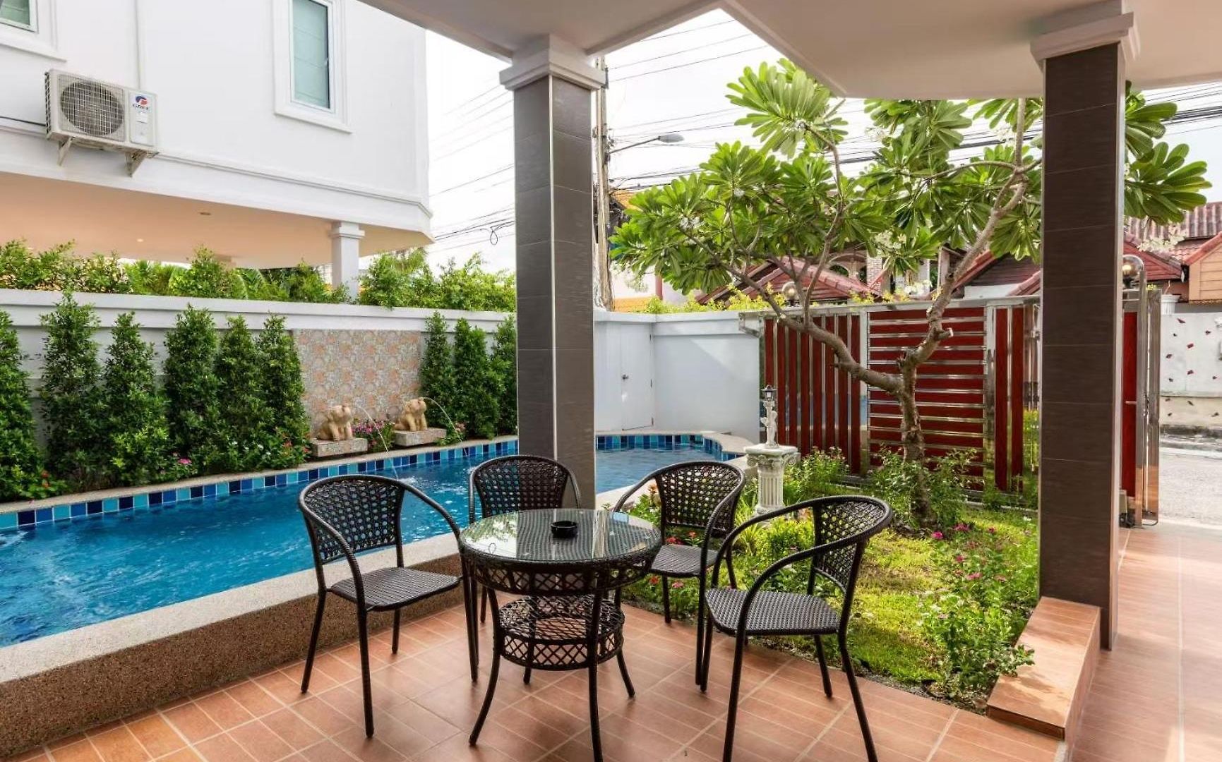 T2-central Pool Near Walking Street *