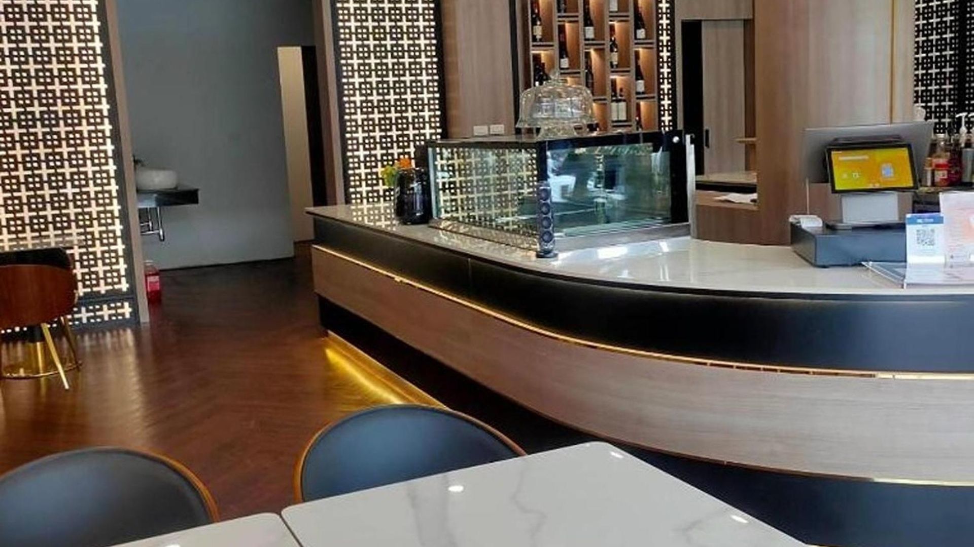 The Rich Cafe & 3*