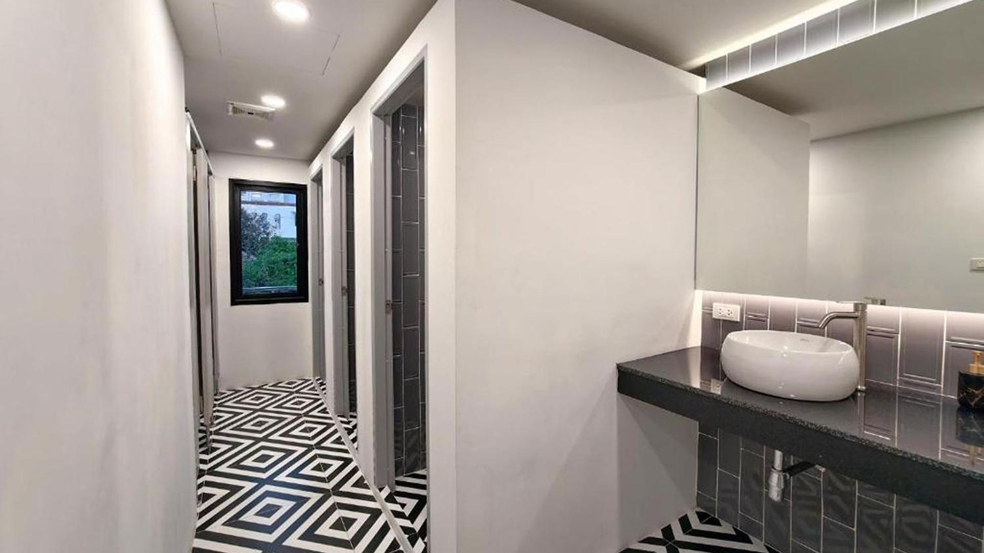 Capsule hotel The Rich Cafe & Pattaya