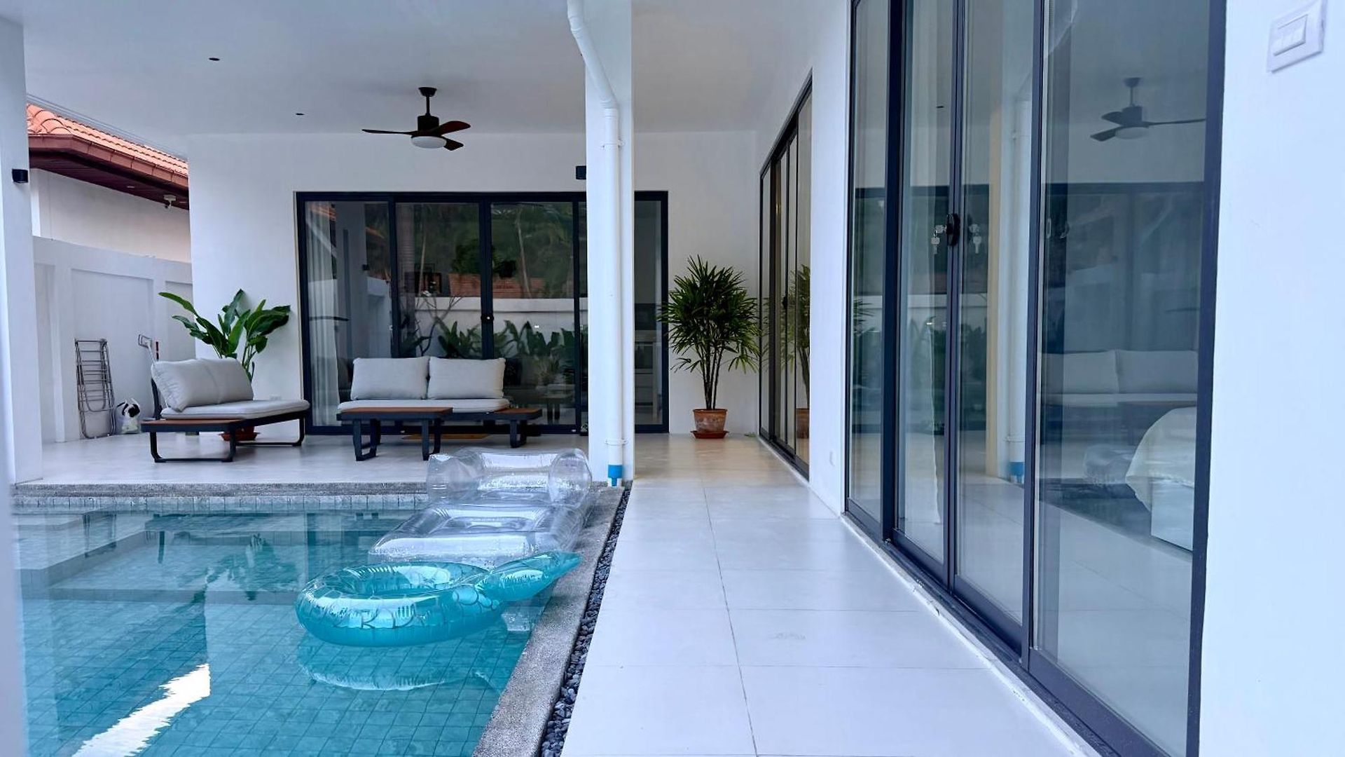 Villa Oceanfront Serene,3br With Private Pool Villa,new Modern White