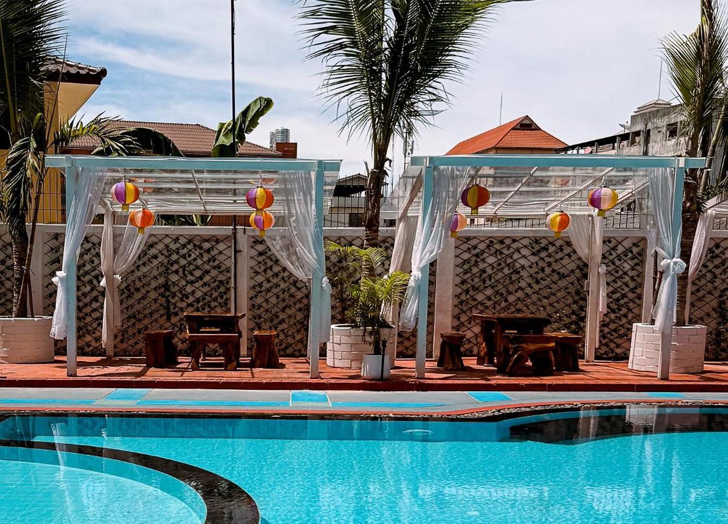 The โรงแรม 4*