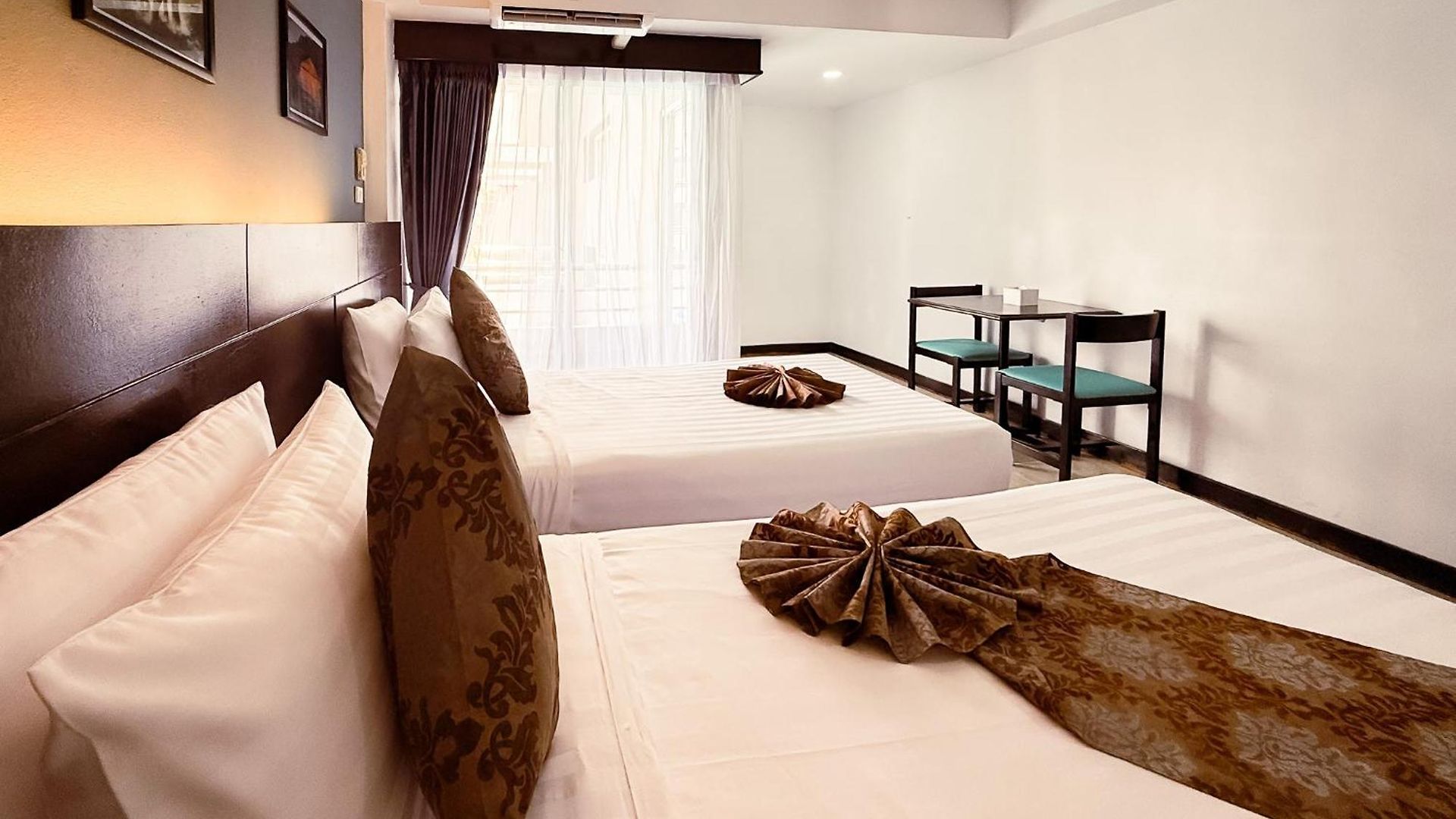 โรงแรม The