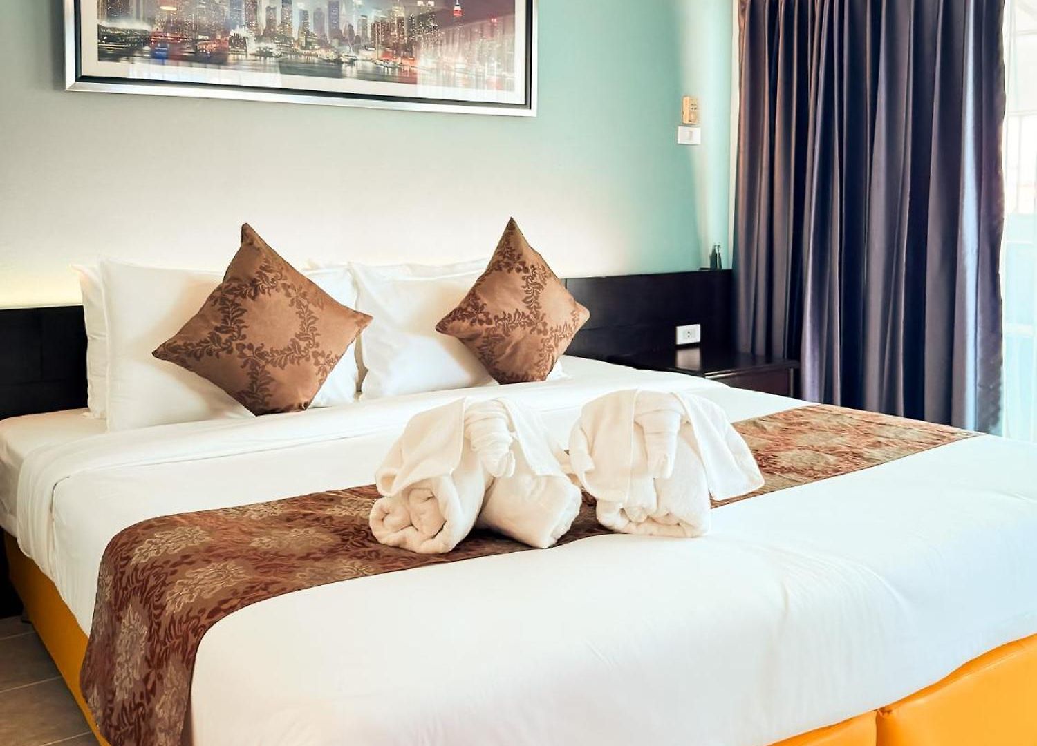 โรงแรม The