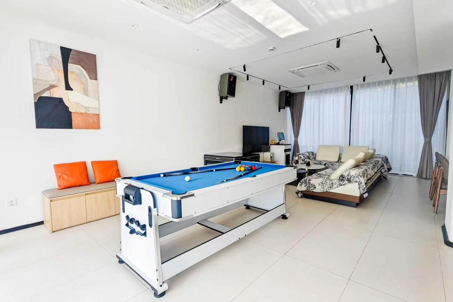 Pure Space 4br Ktv Bbq Kitchen Swimming Pool * Pattaya