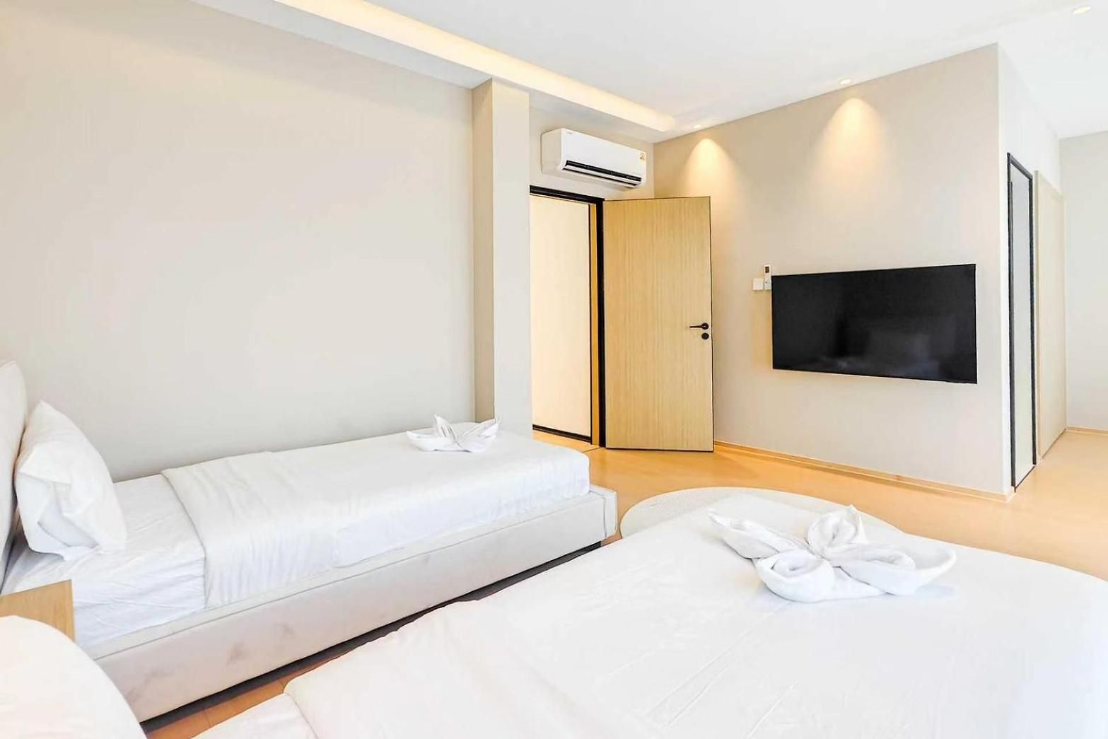 Pure Space 4br Ktv Bbq Kitchen Swimming Pool * Pattaya