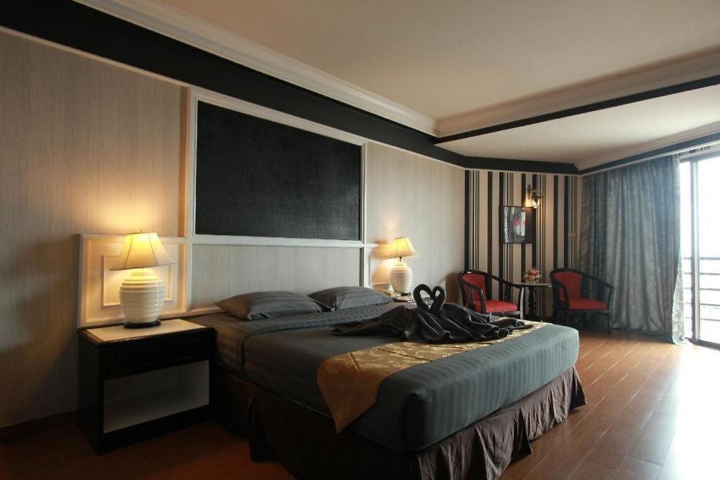 Hotel First Pacific & Convention