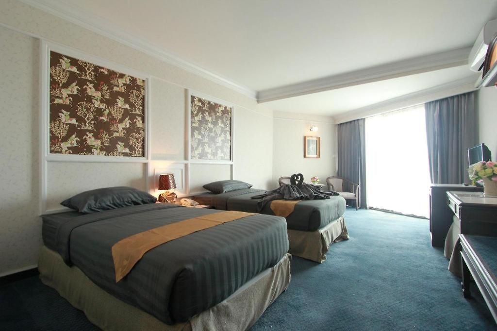 First Pacific & Convention 4* Pattaya