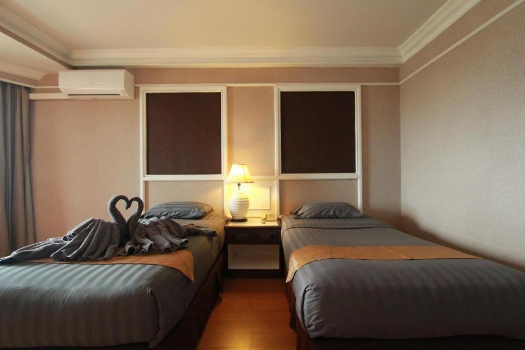 Hotel First Pacific & Convention 4*