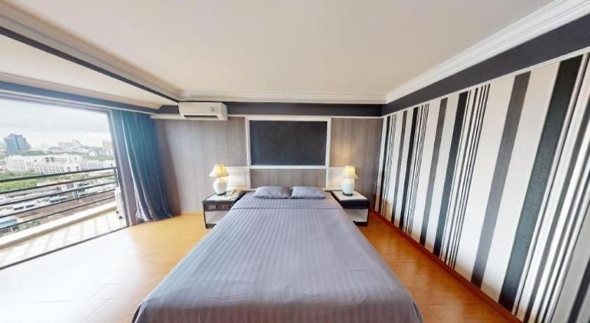 Hotel First Pacific & Convention 4*