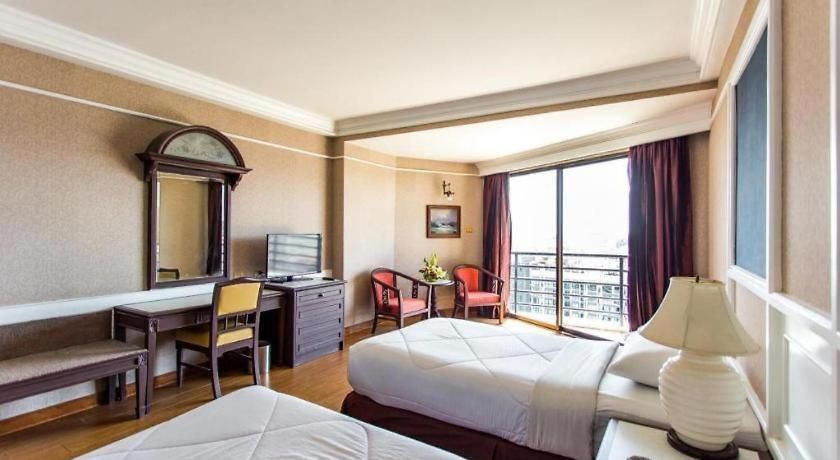 First Pacific & Convention Hotel 4*