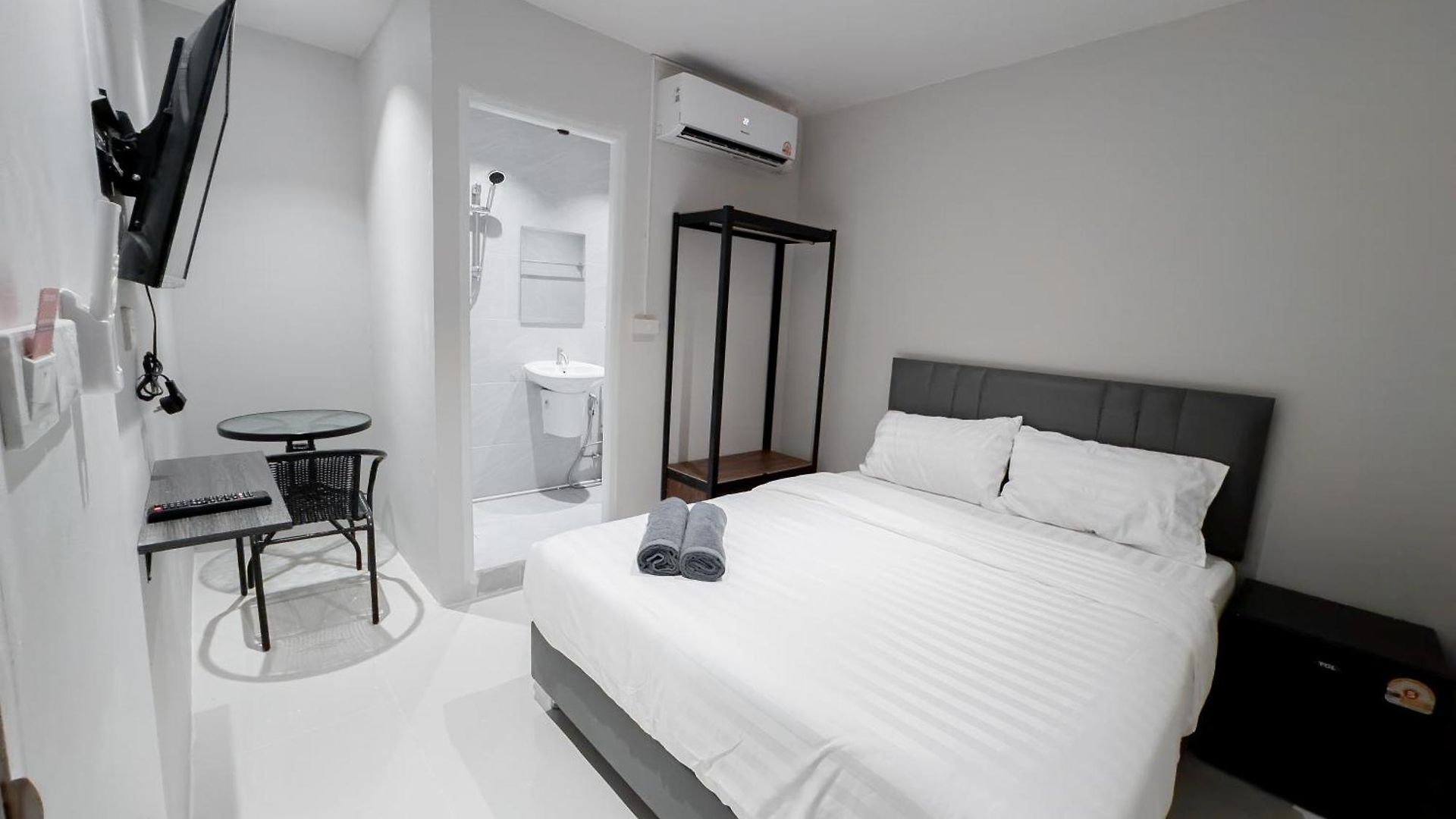 Aparthotel On The Six Pratamnak