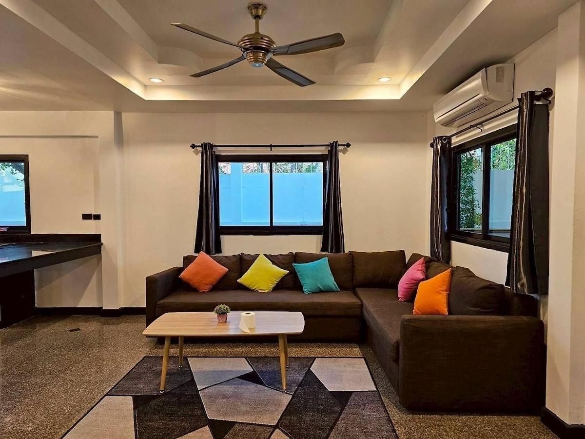 4 Bedroom 2km From Walking Street Pattaya