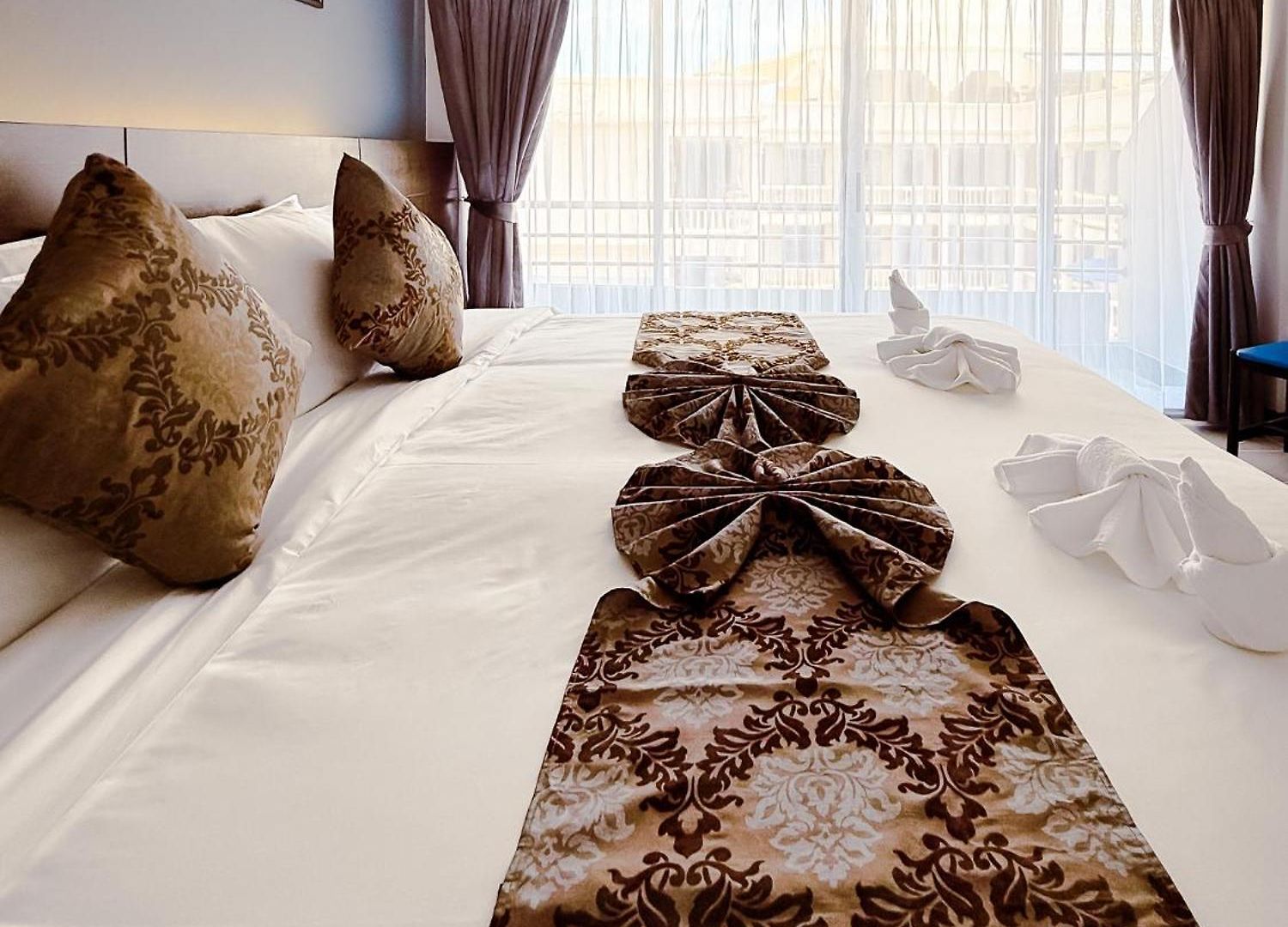 โรงแรม The 4*