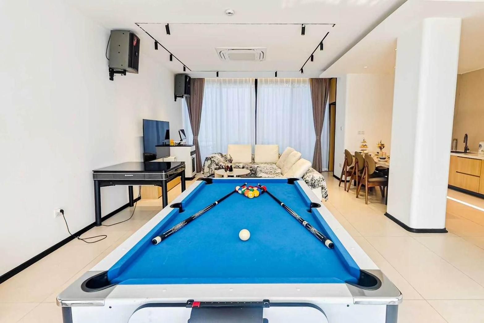 Pure Space 4br Ktv Bbq Kitchen Swimming Pool Pattaya