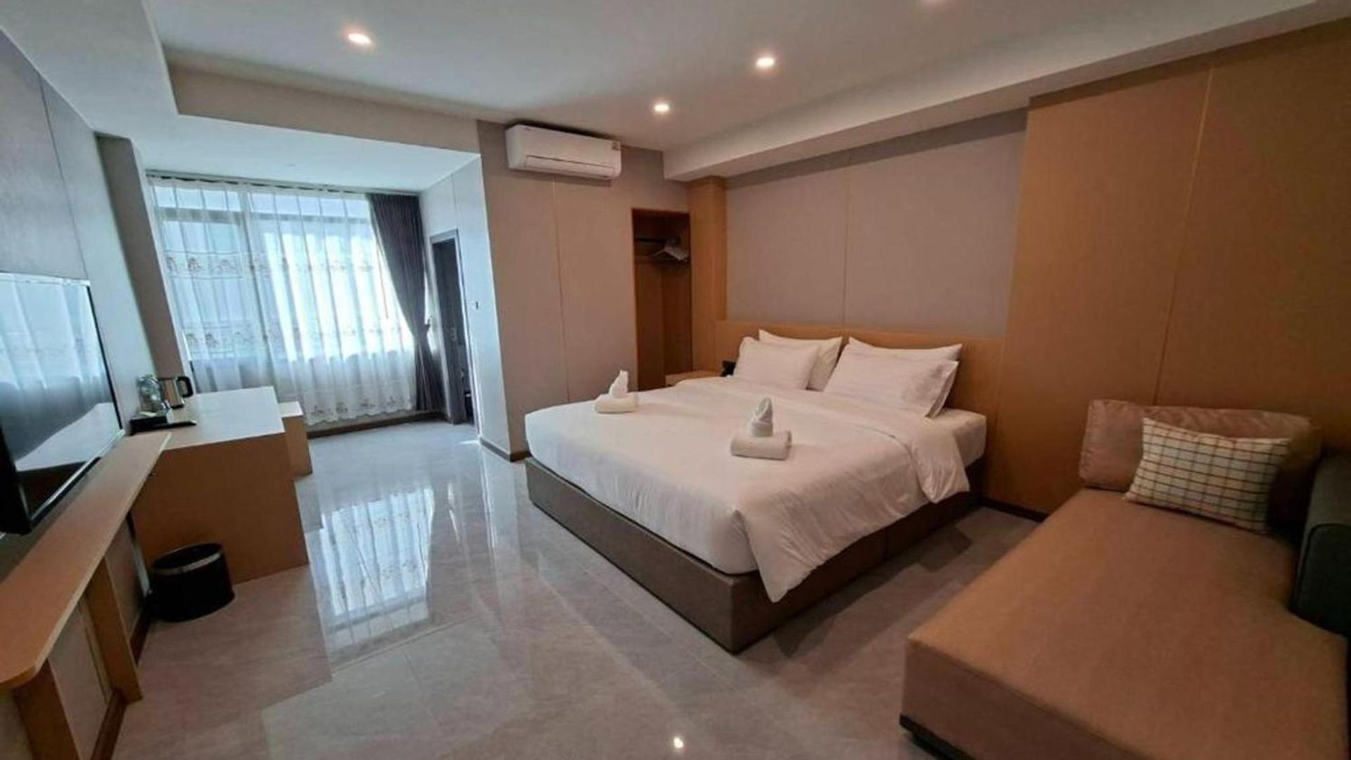 Velin Hotel-central Pattaya-1