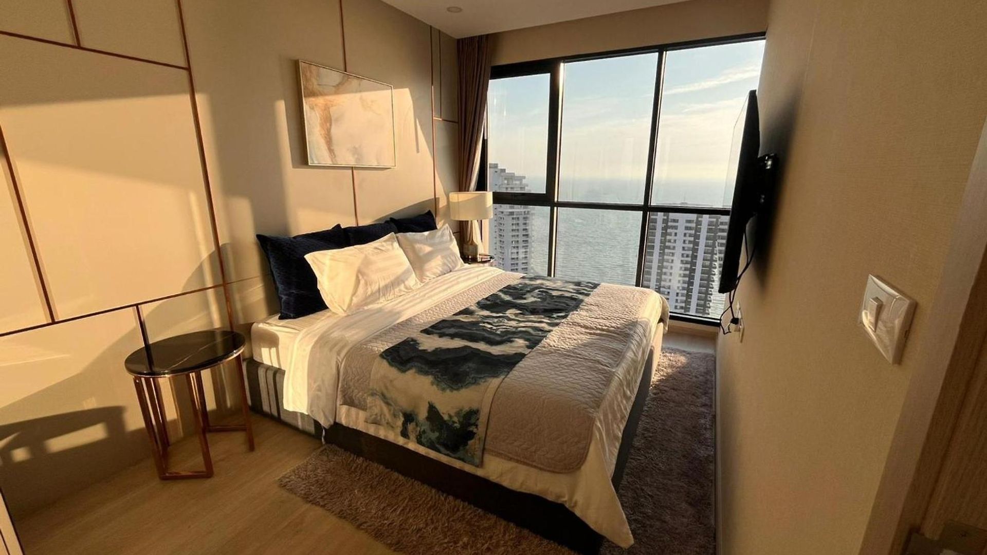 Luxury 2br Sea View Unit I 35th Floor Rare Unit *