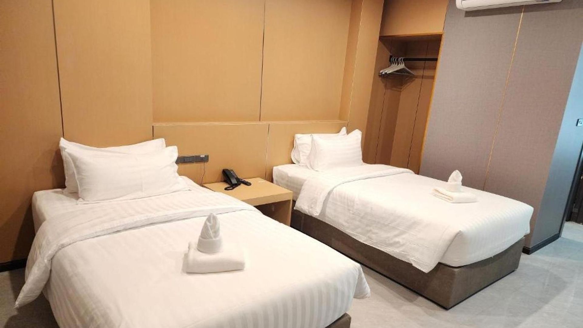 Velin Hotel-central Pattaya-1 3*