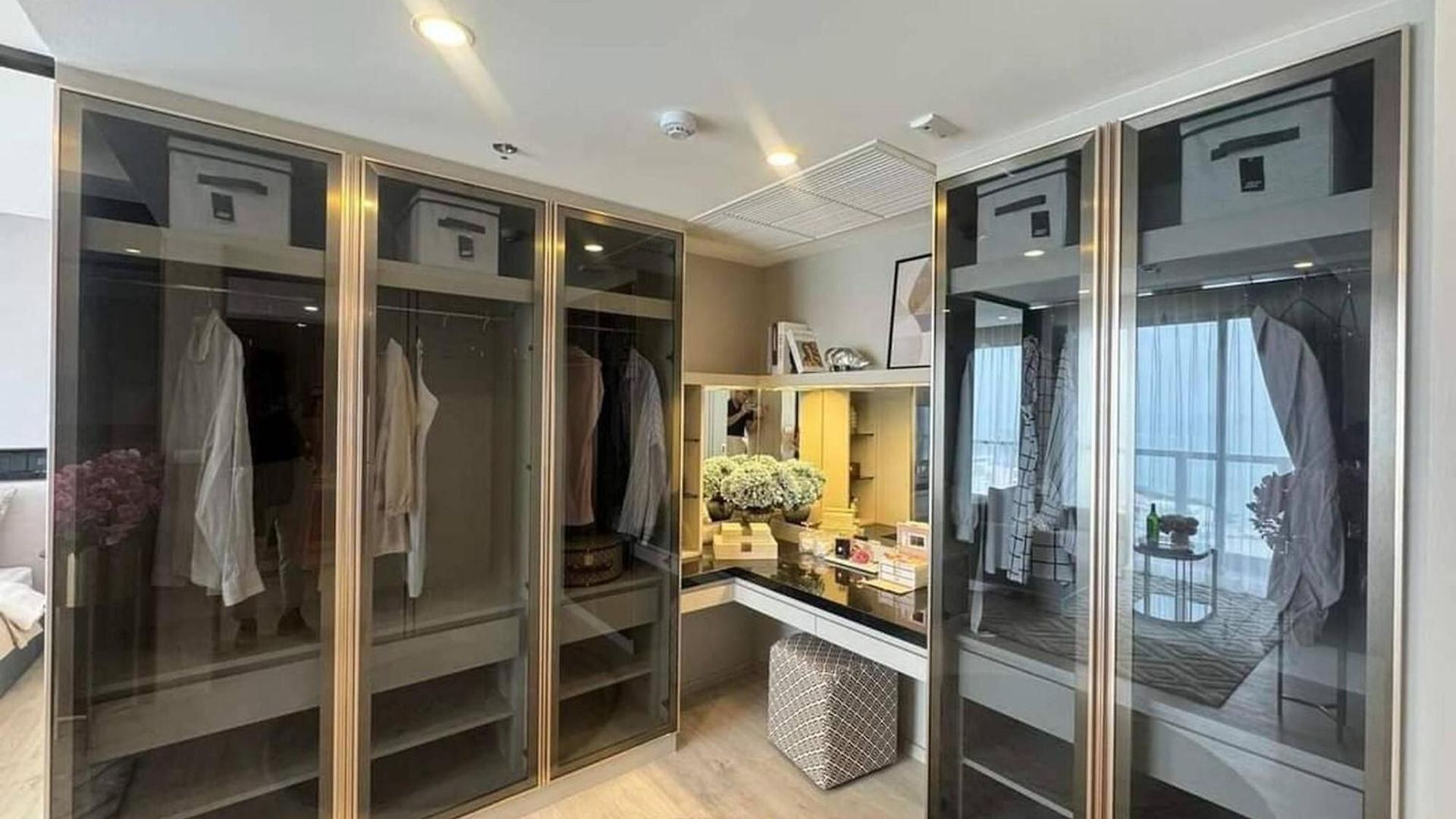 Luxury 2br Sea View Unit I 35th Floor Rare Unit