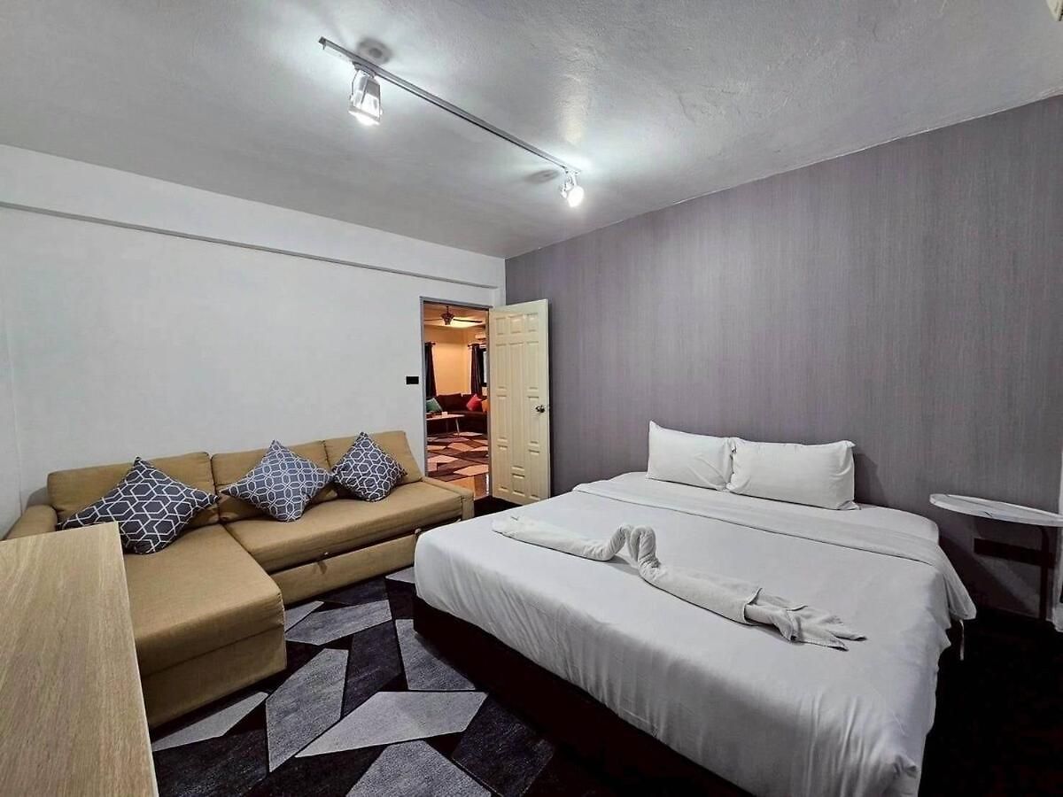 Fabulous 4 Bedroom 2km From Walking Street Villa Pattaya