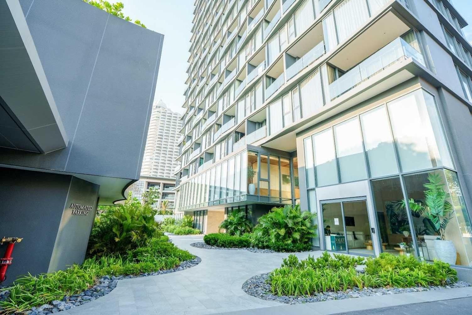 Luxury 2br Sea View With Private Lift And Free Parking Hotel Pattaya