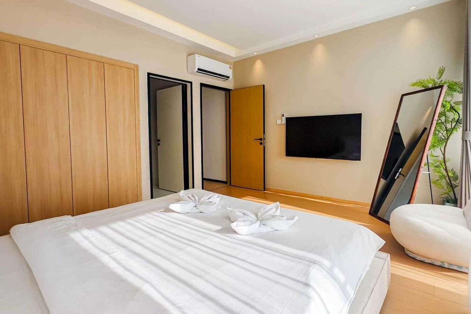 Pure Space 4br Ktv Bbq Kitchen Swimming Pool *