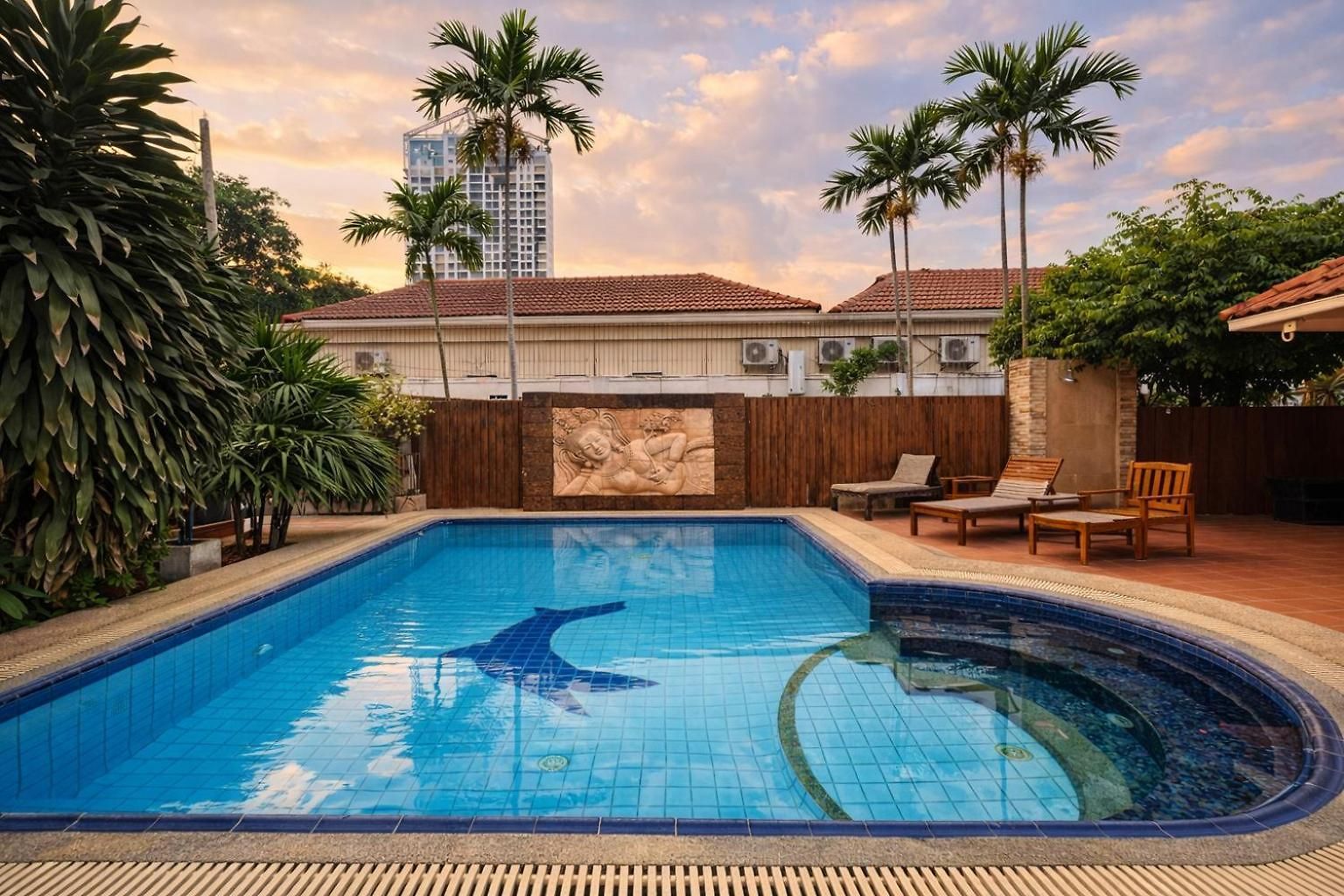 Tropical Pool