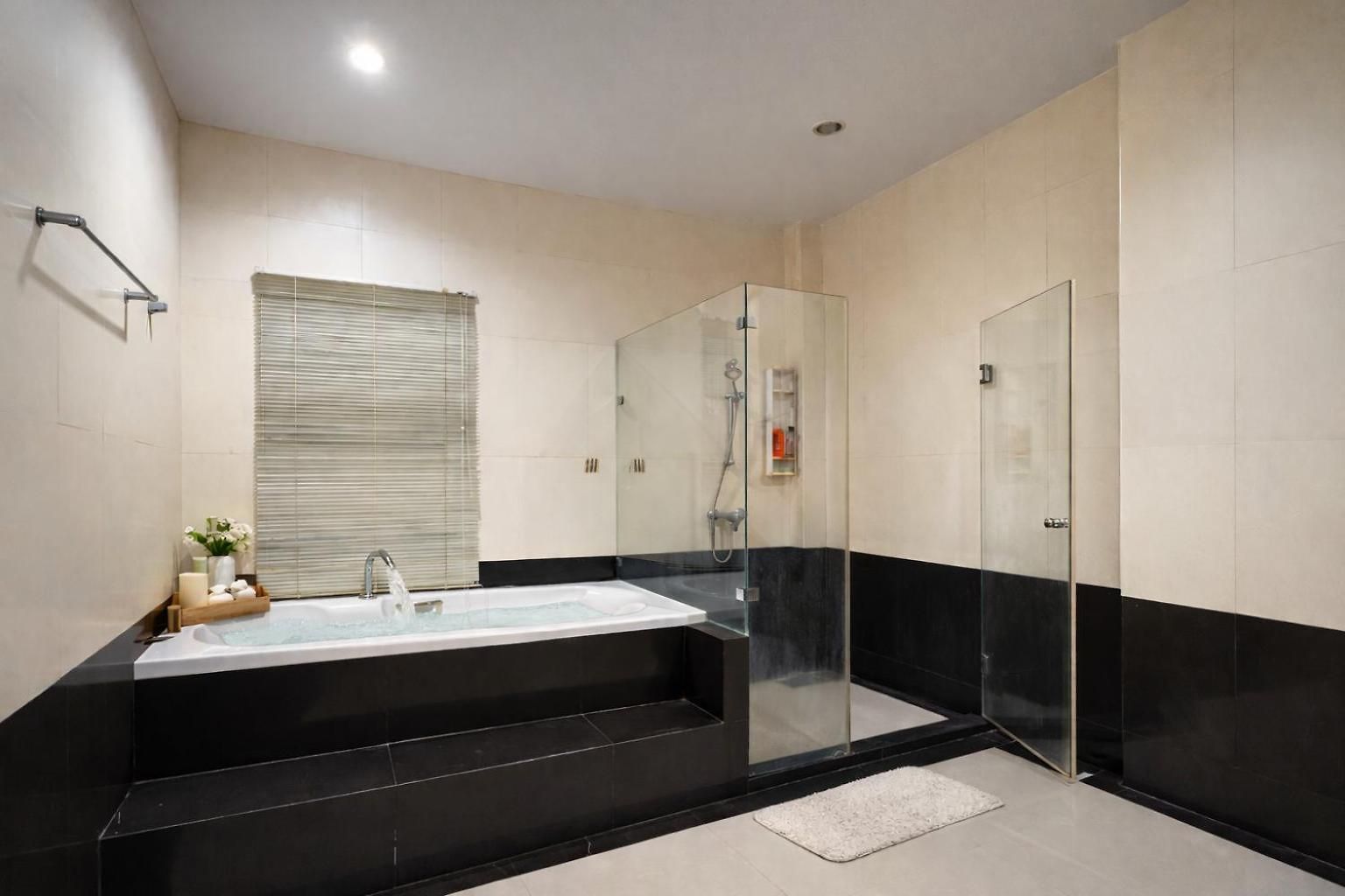 Villa Tropical Pool Pattaya