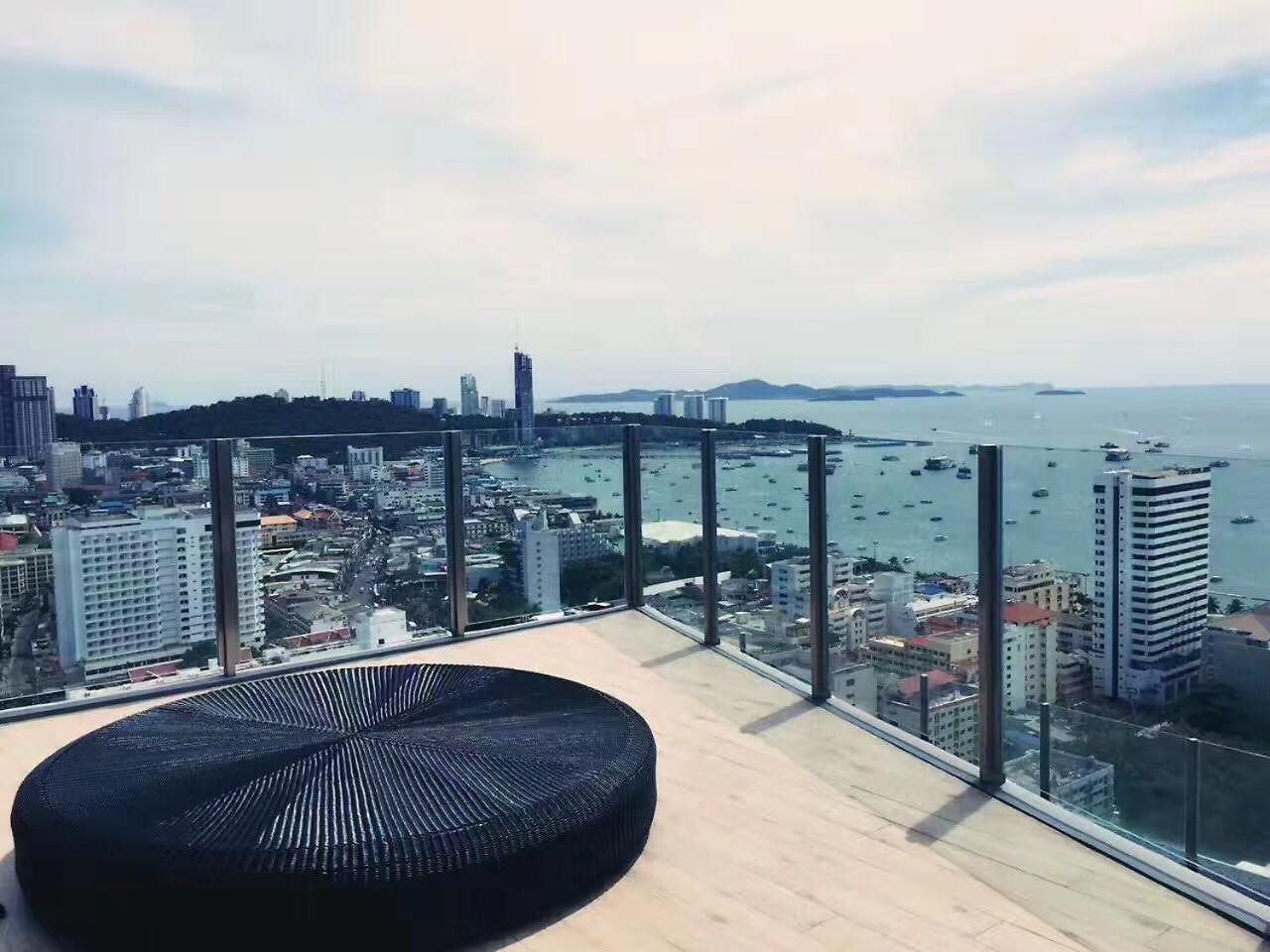 Aparthotel 芭提雅市中心 The Base单卧室 海滩300米 3*