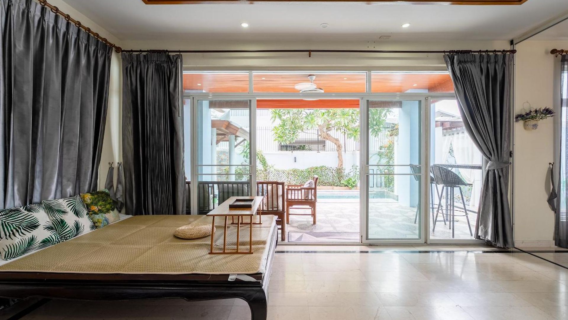 G Thai Happy Pool Pattaya