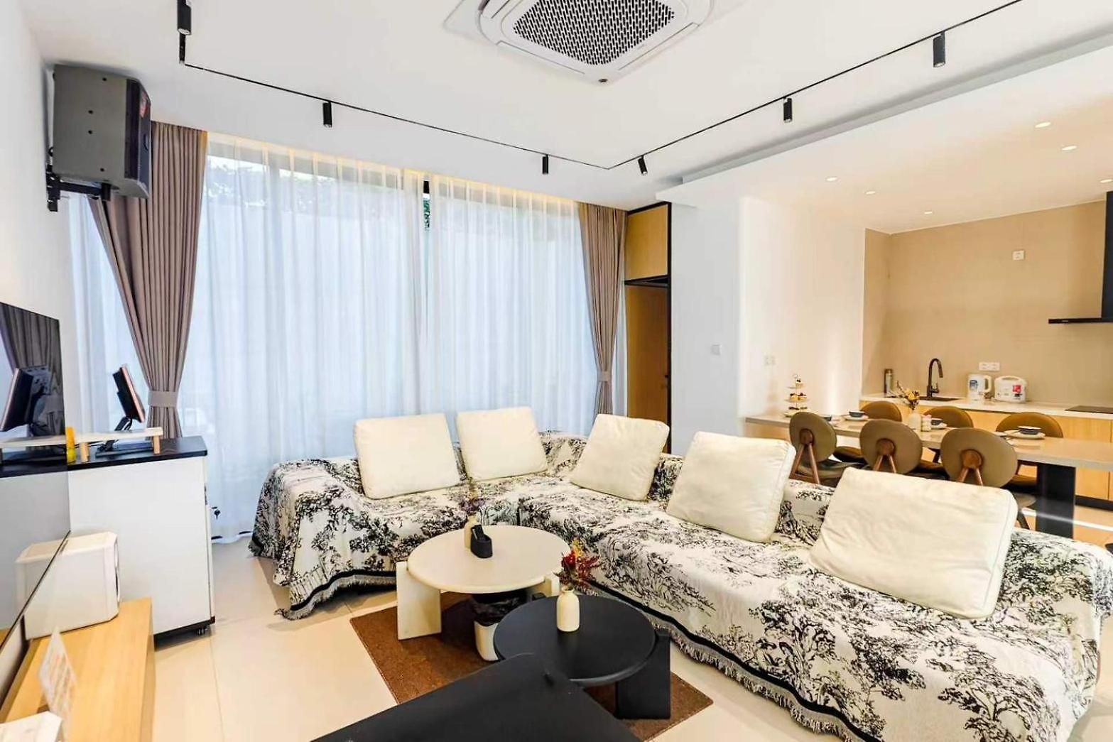 Pure Space 4br Ktv Bbq Kitchen Swimming Pool Villa Pattaya